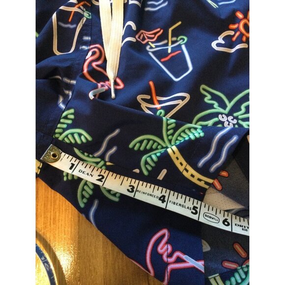 Chubbies Mens Swim Trunks Shorts Size L Tropical Neon Lights Print Flamingo - Picture 7 of 8